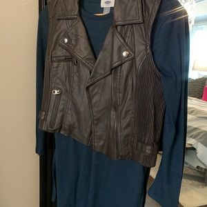 Classic 3/4 length sleeve (teal under shirt only)